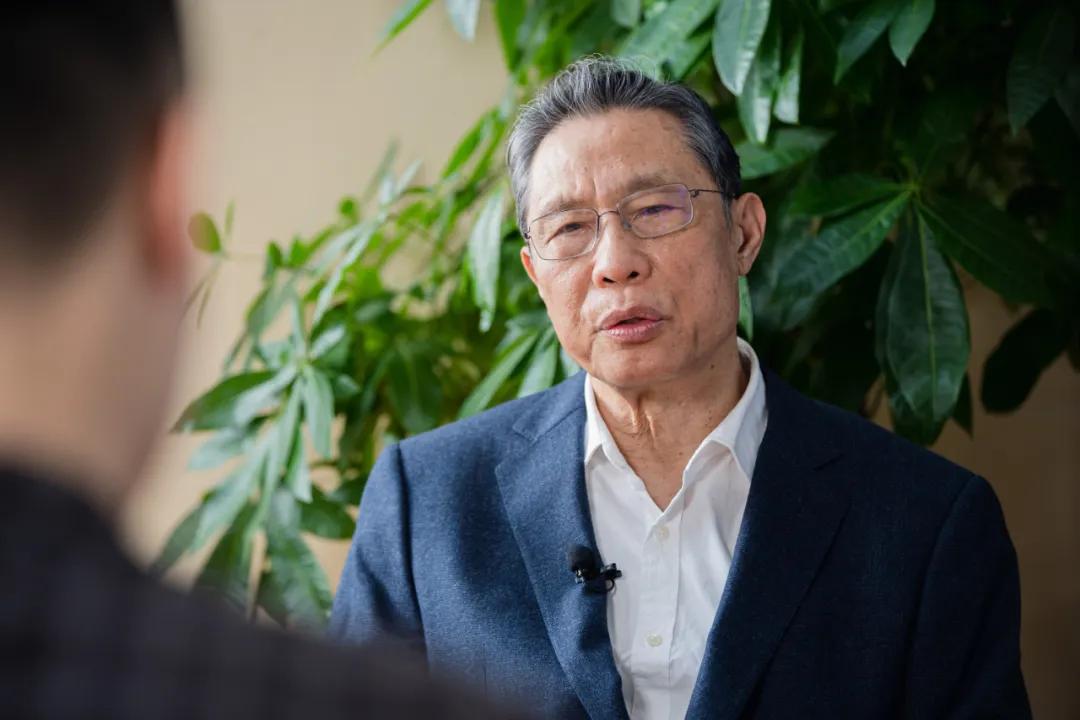 疫情最新判斷，小城春景與友情力量共同抗擊疫情