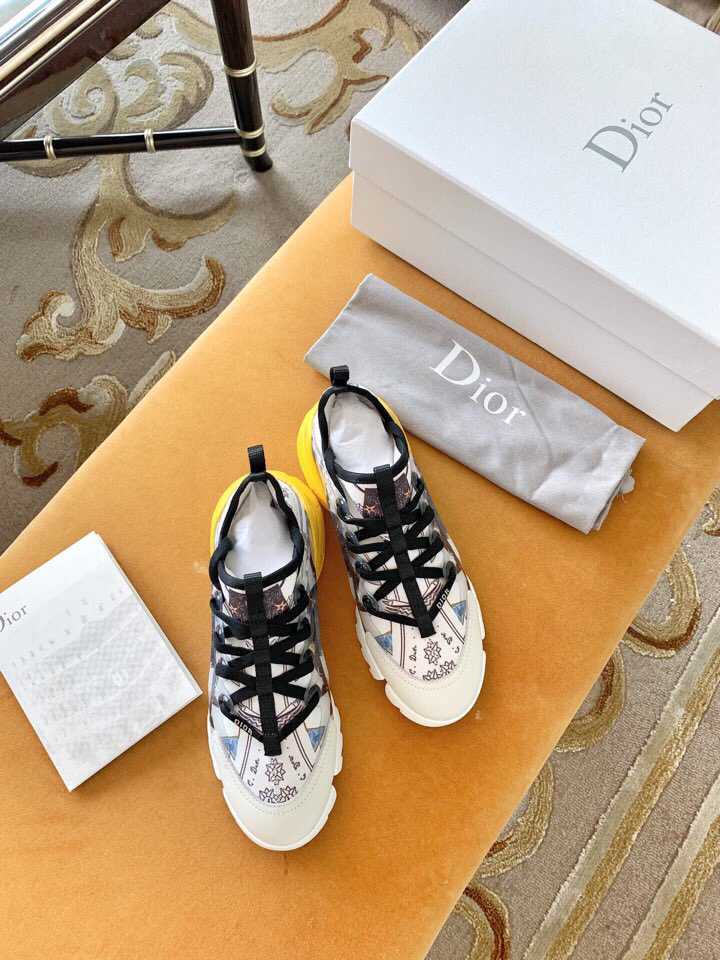 迪奧新款鞋履，時尚與實用的微妙平衡之道
