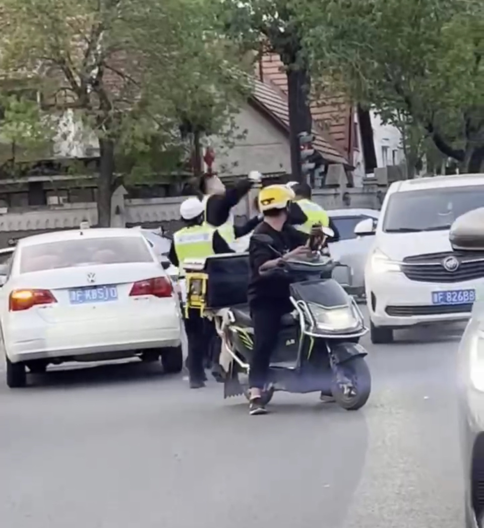 交警暴力事件引發(fā)關(guān)注，探尋自然美景才是內(nèi)心真正的歸宿