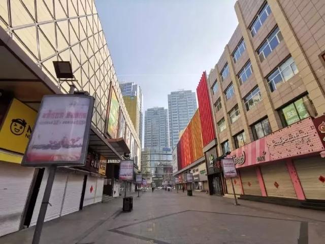 青島街頭，時(shí)尚與活力的交匯點(diǎn)盡享最新潮流風(fēng)尚