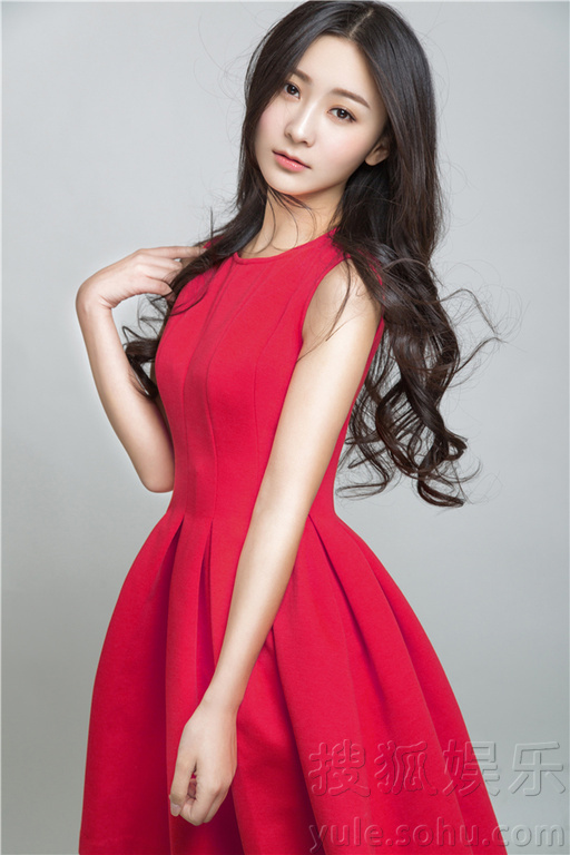 璀璨影視新星女演員閃耀登場(chǎng)，最新女星閃耀光芒